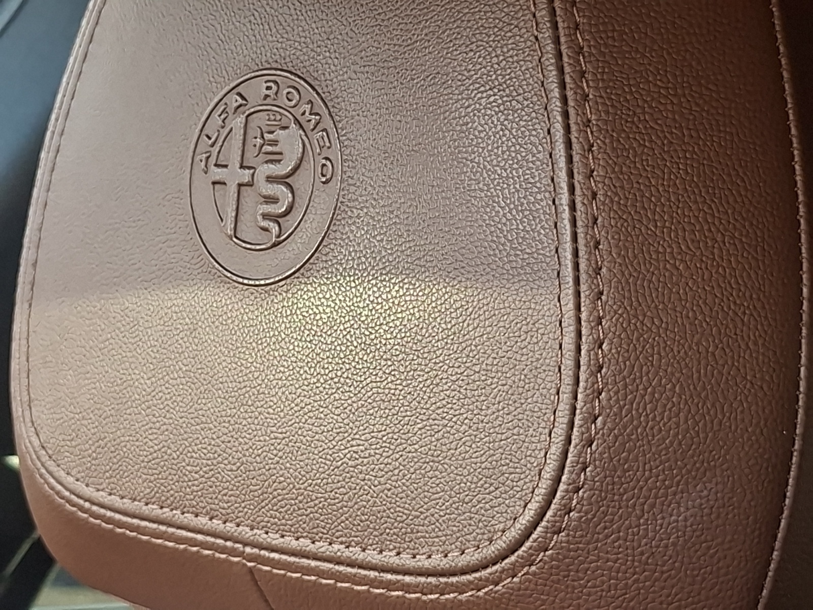 Alfa Romeo Stelvio 31