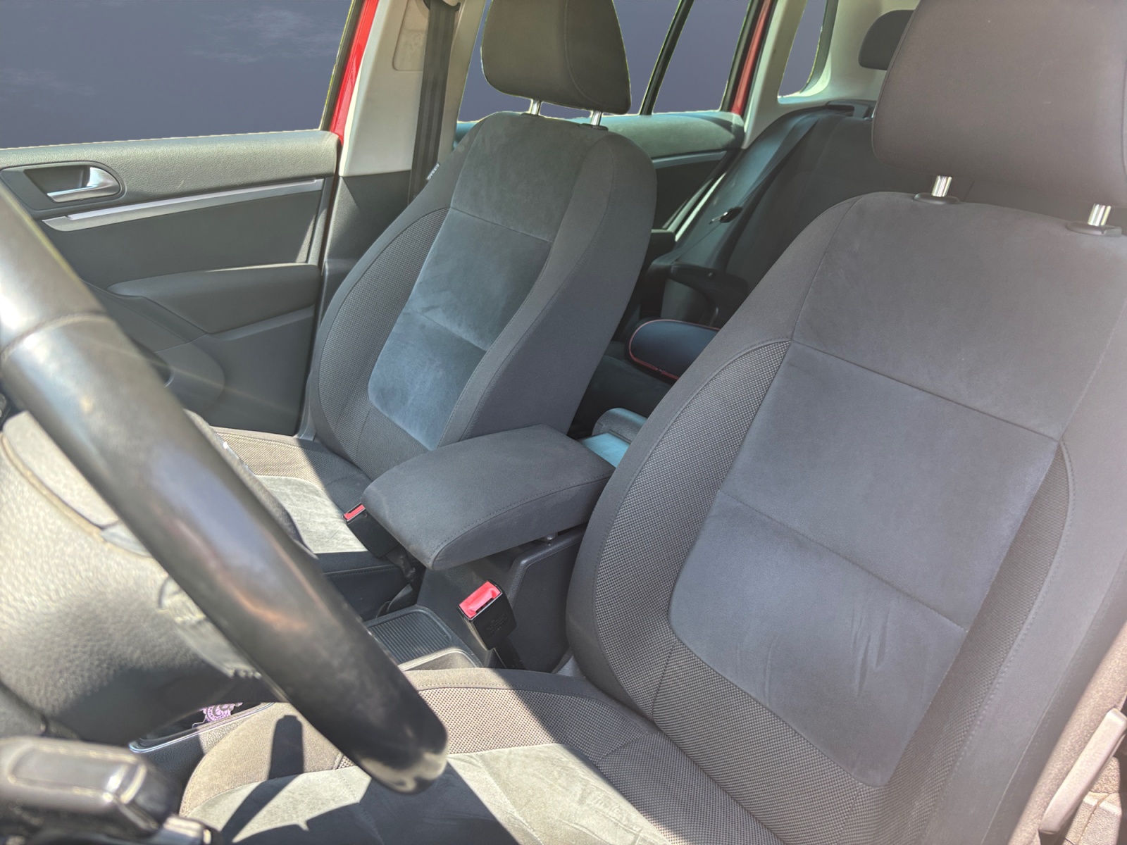 Volkswagen Tiguan 9