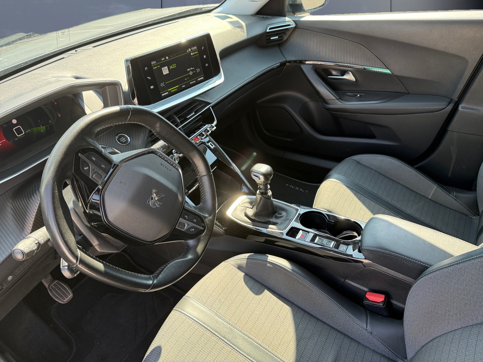 Peugeot 2008 8