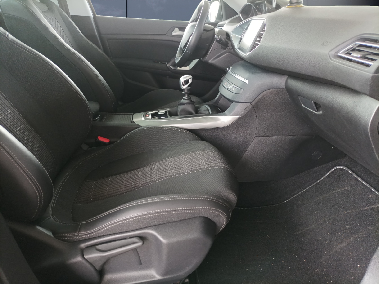 Peugeot 308 13