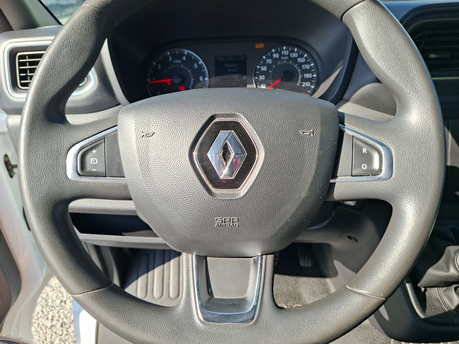 Renault Master Vu 16