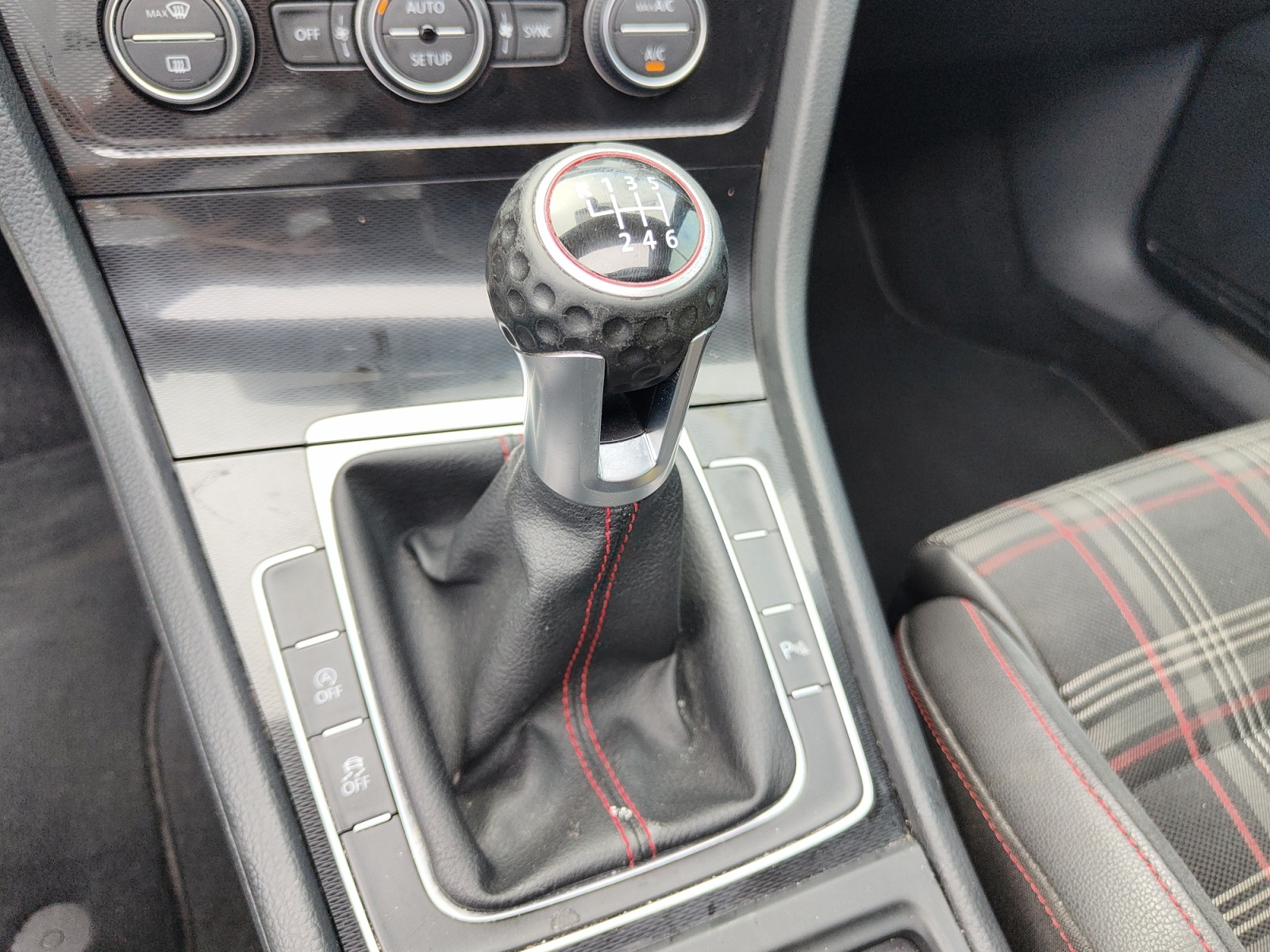 Volkswagen Golf 19