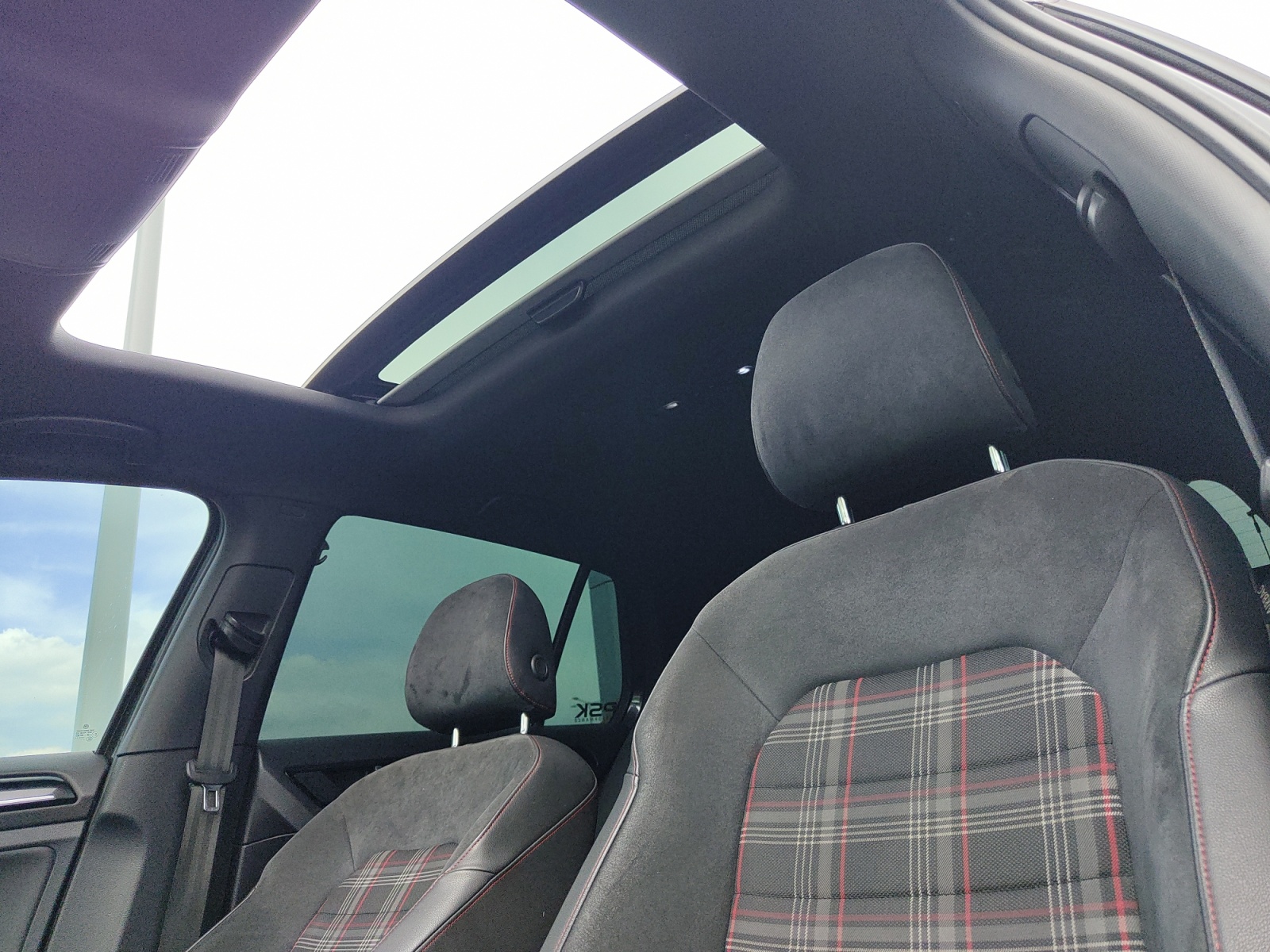 Volkswagen Golf 26