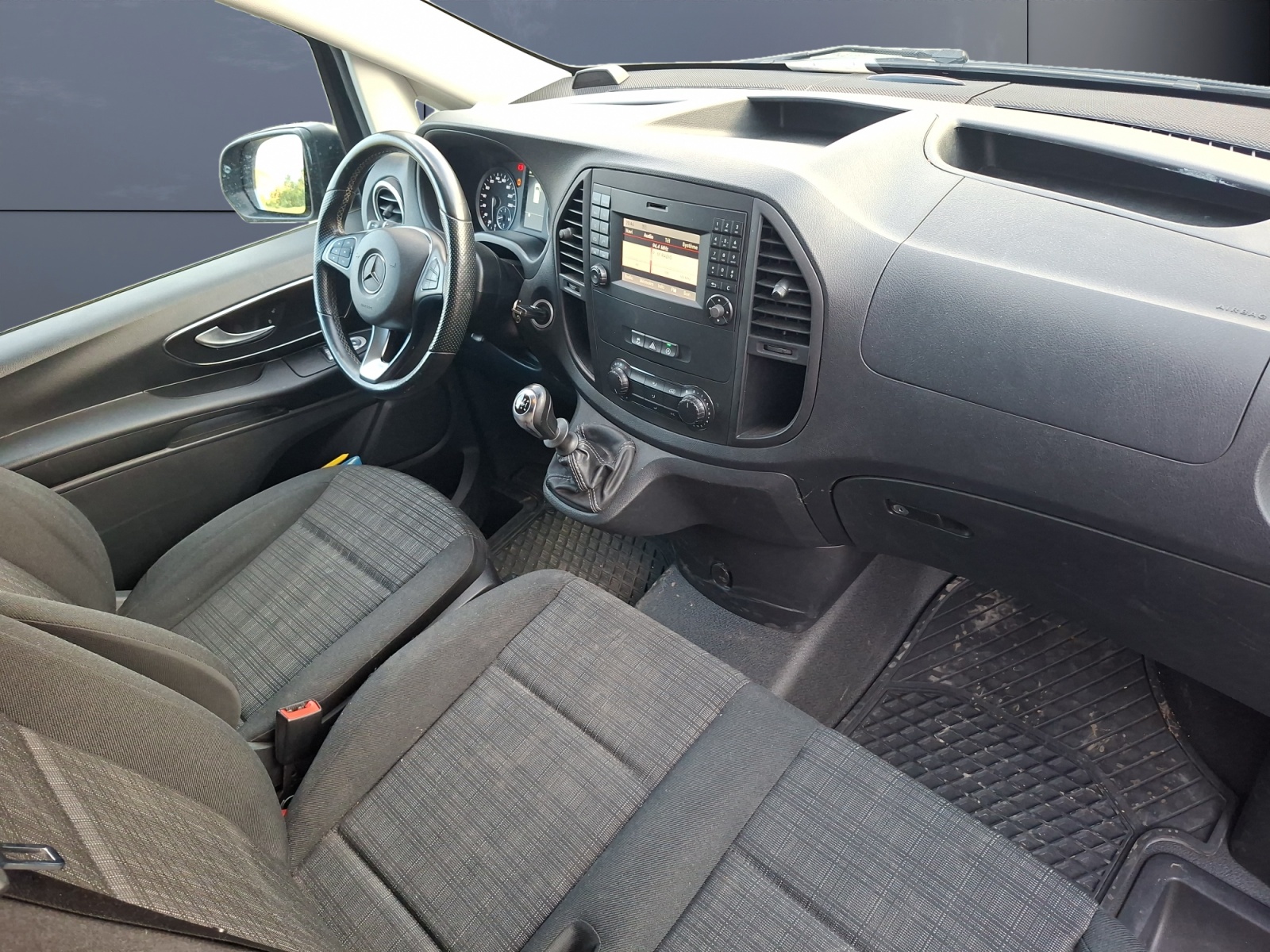 Mercedes-Benz Vito 12