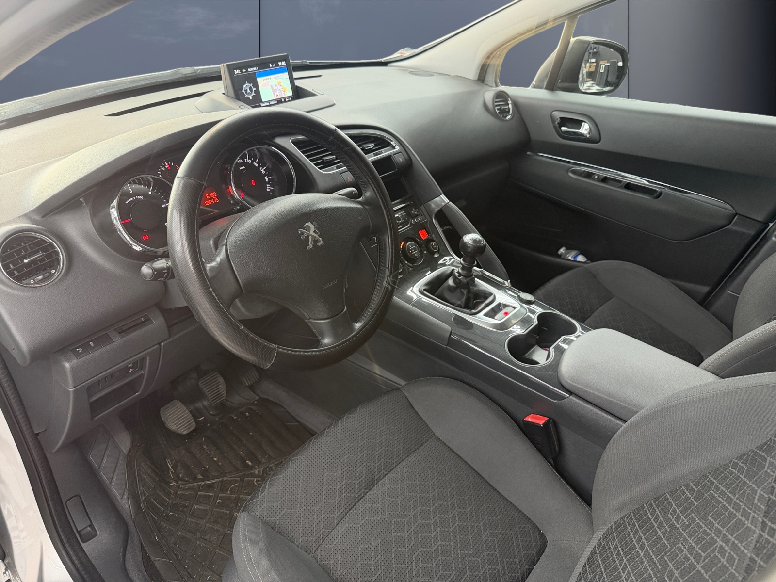 Peugeot 3008 8