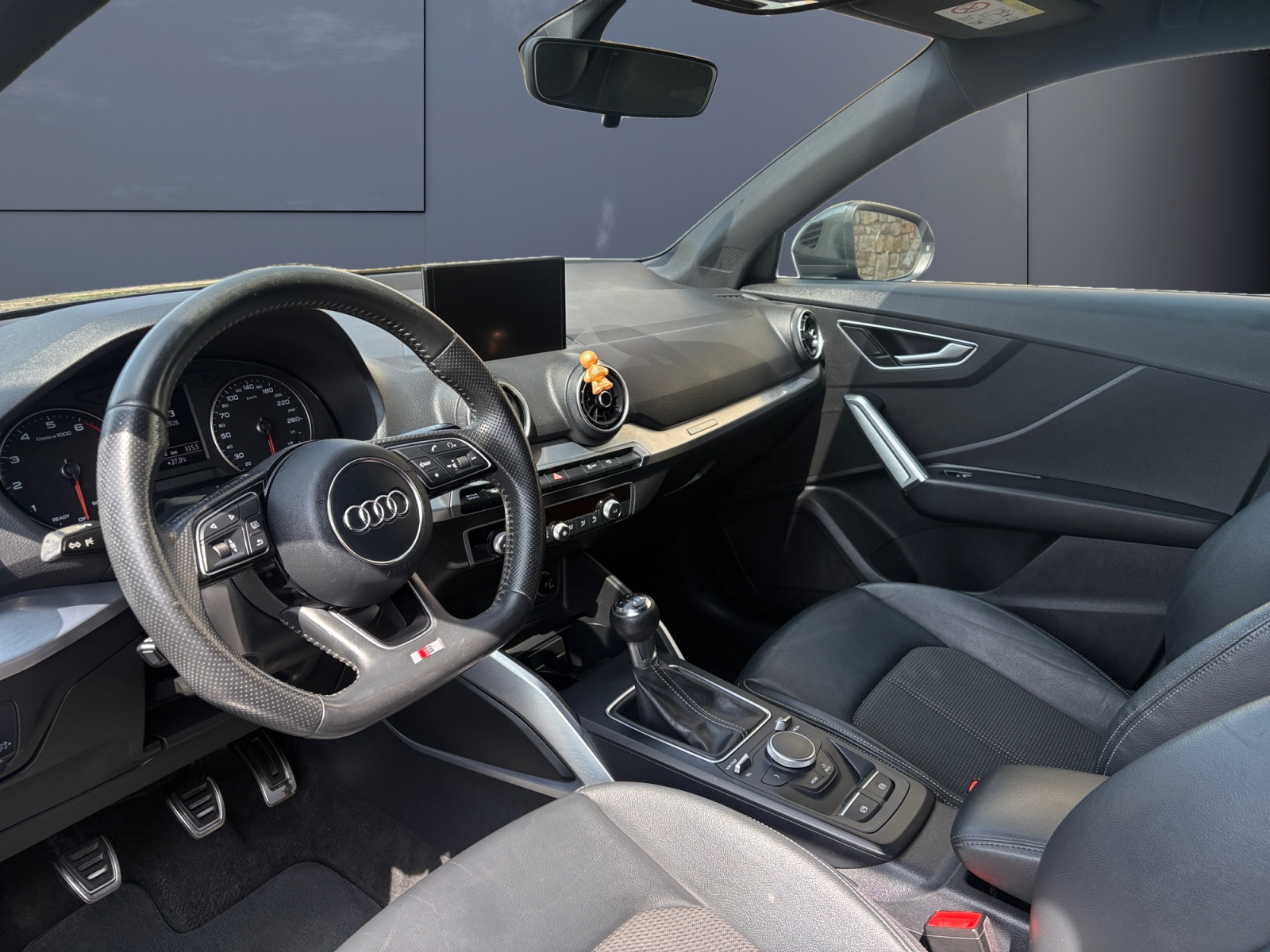 Audi Q2 8
