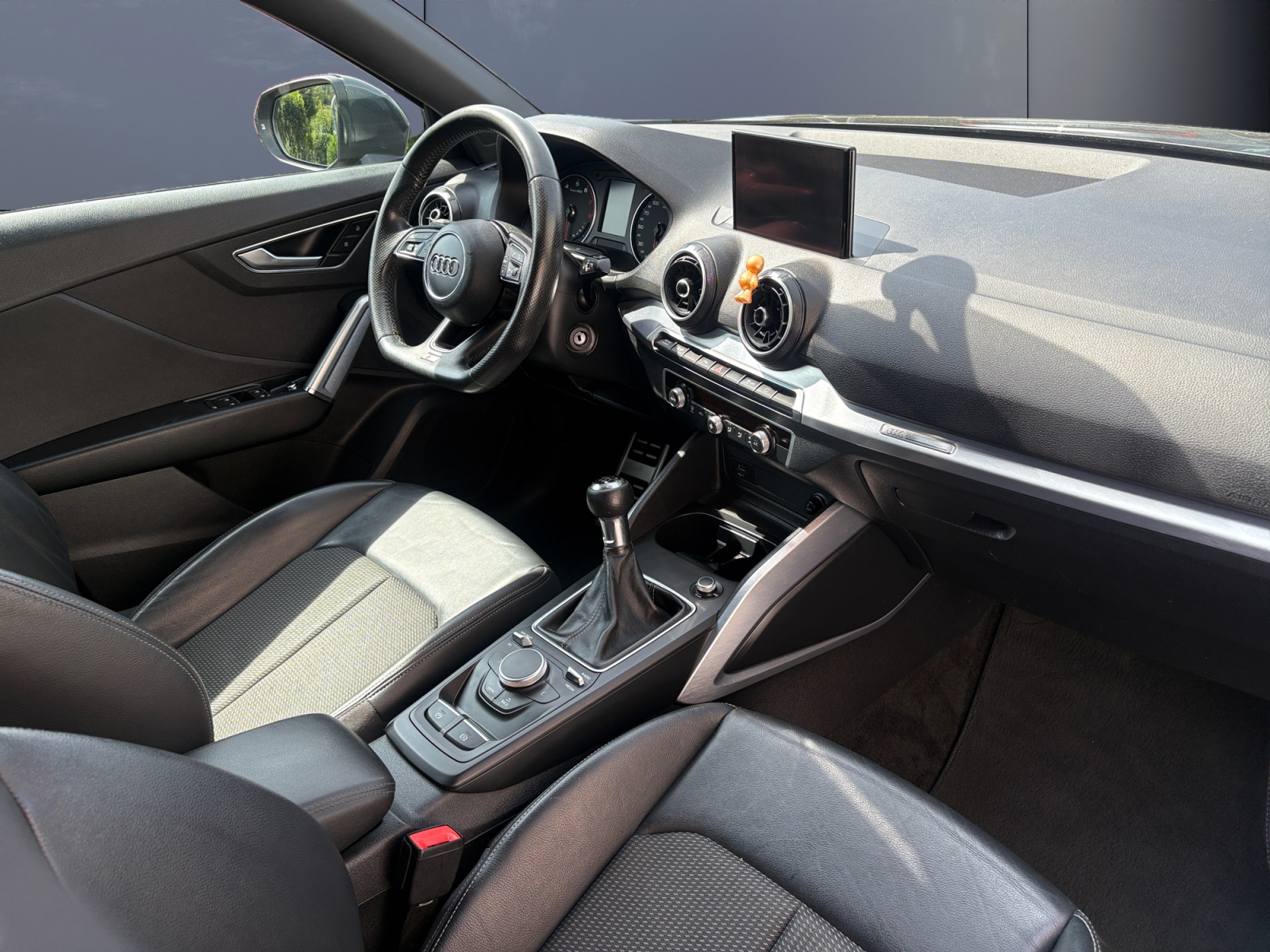 Audi Q2 12