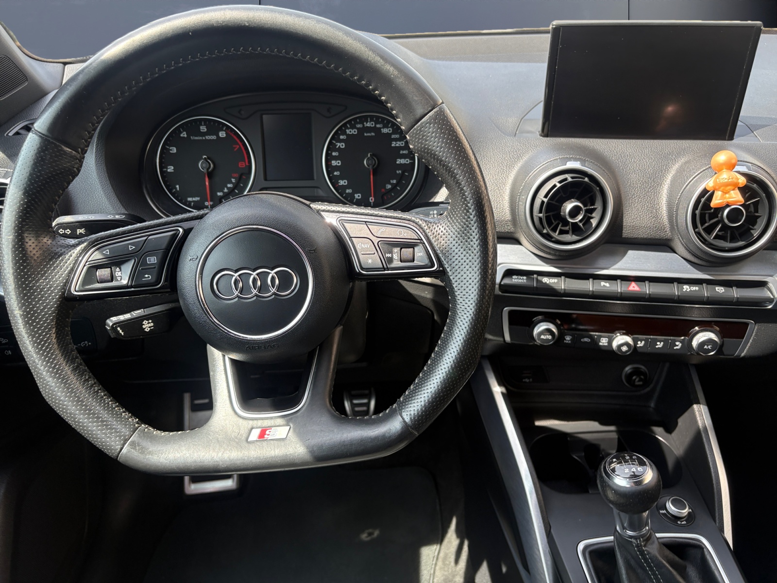 Audi Q2 15