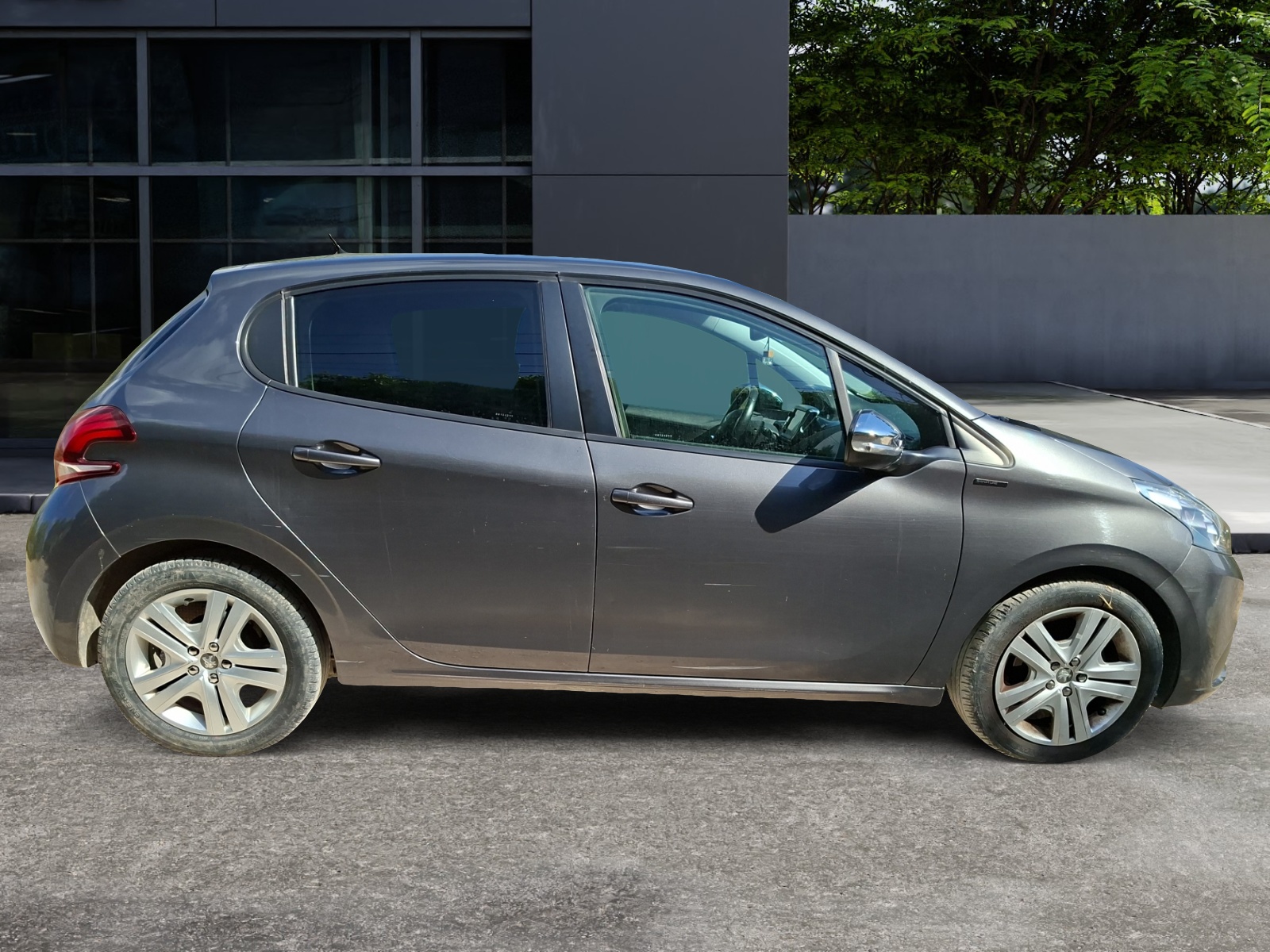 Peugeot 208 5