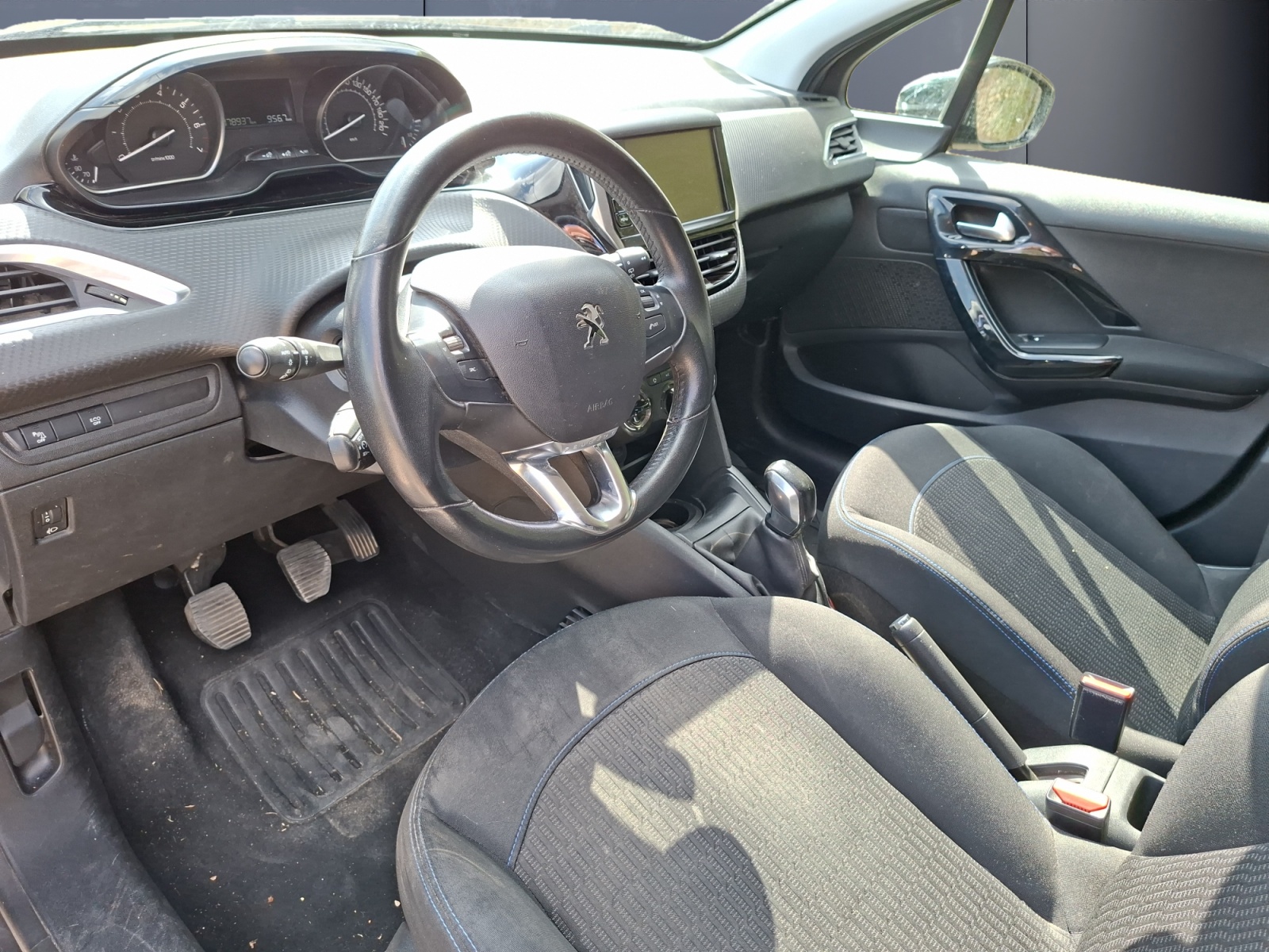 Peugeot 208 8