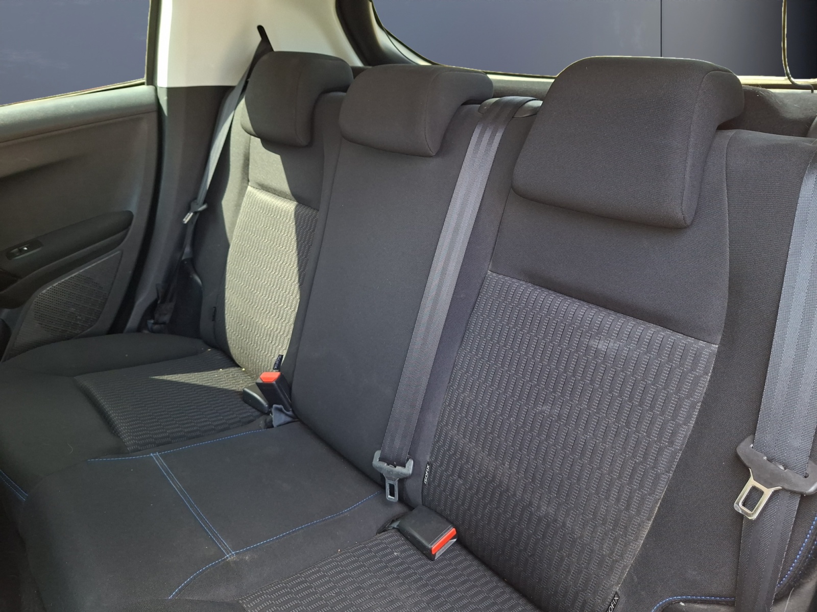 Peugeot 208 10