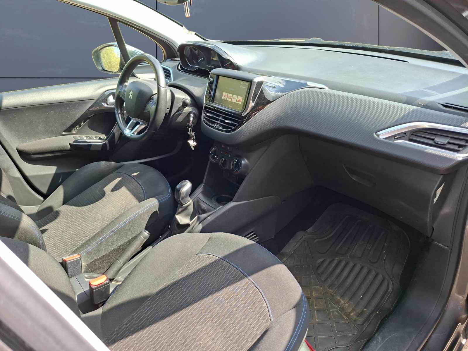 Peugeot 208 12