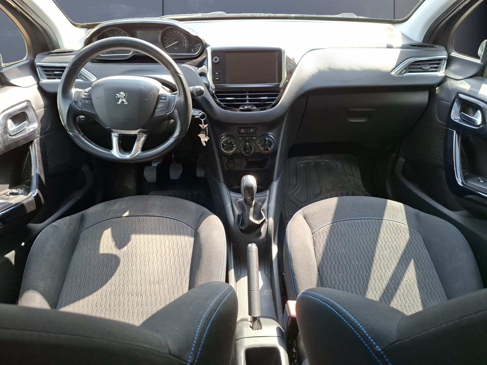 Peugeot 208 14