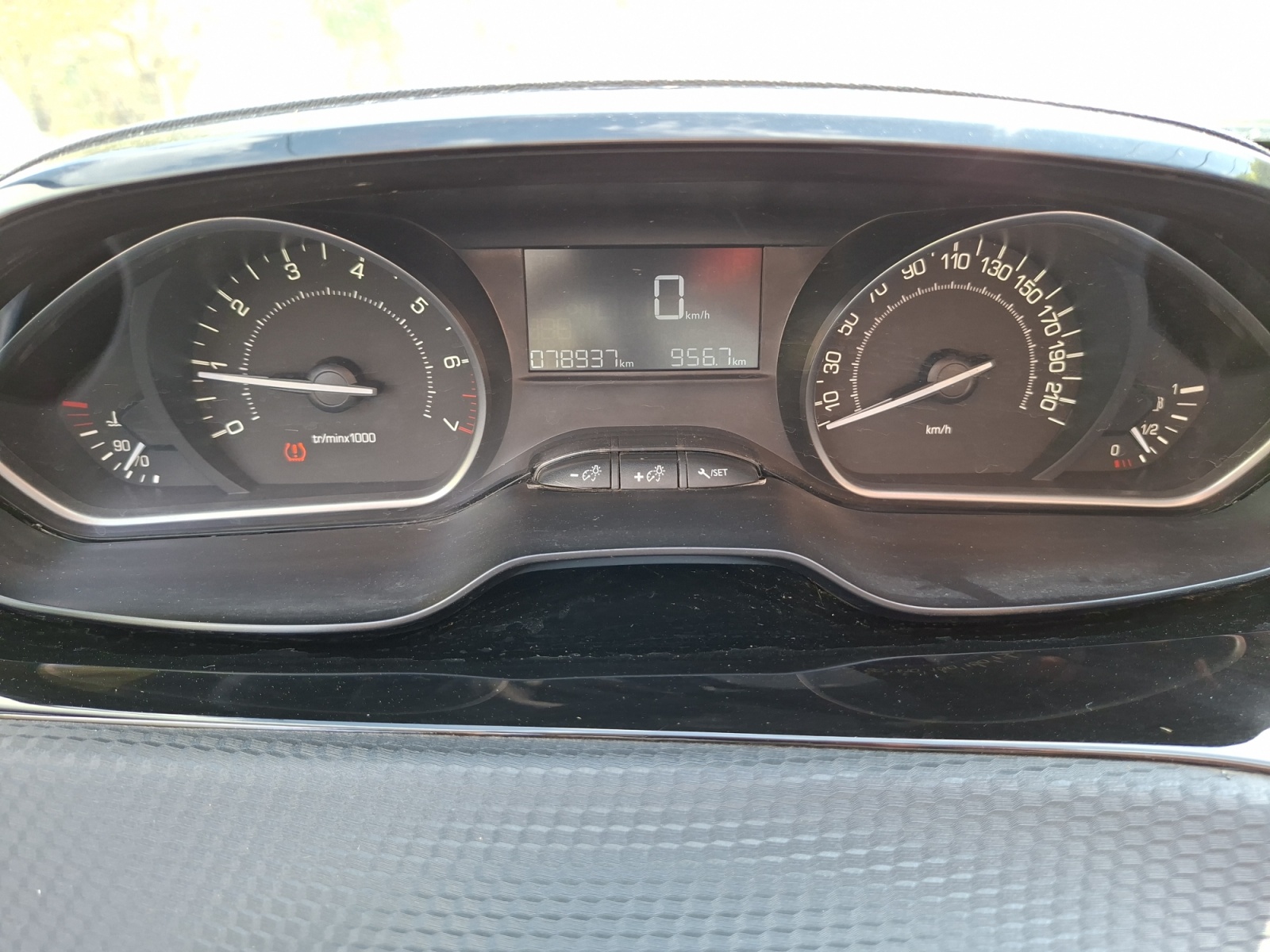 Peugeot 208 17