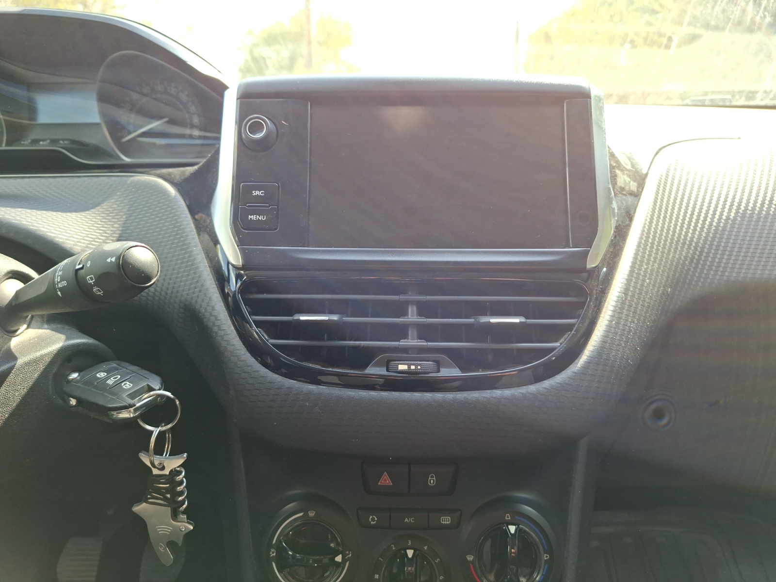 Peugeot 208 18