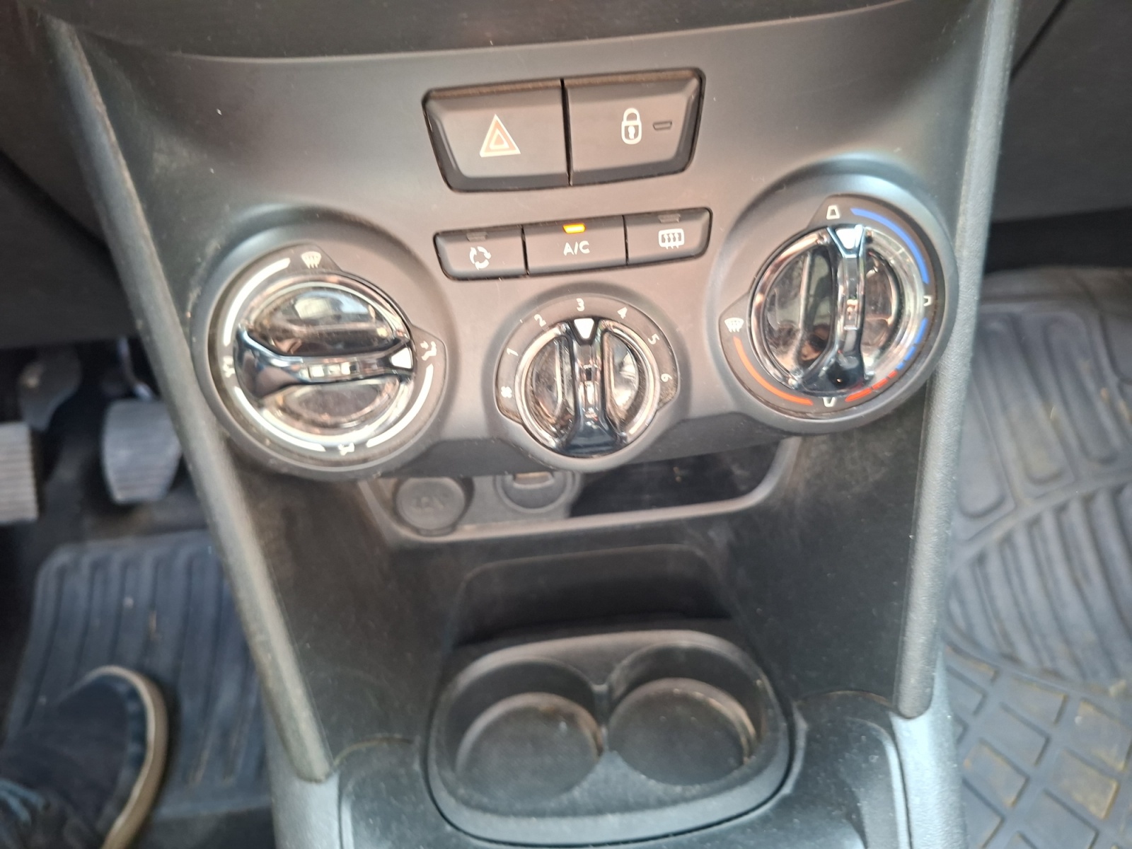 Peugeot 208 20