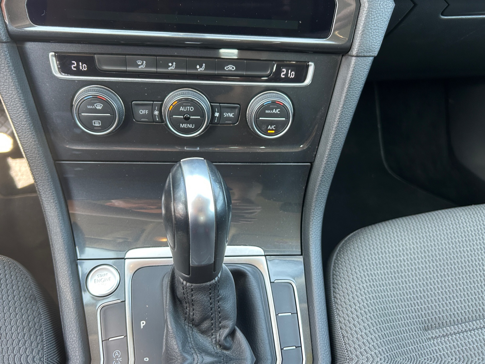 Volkswagen Golf 23