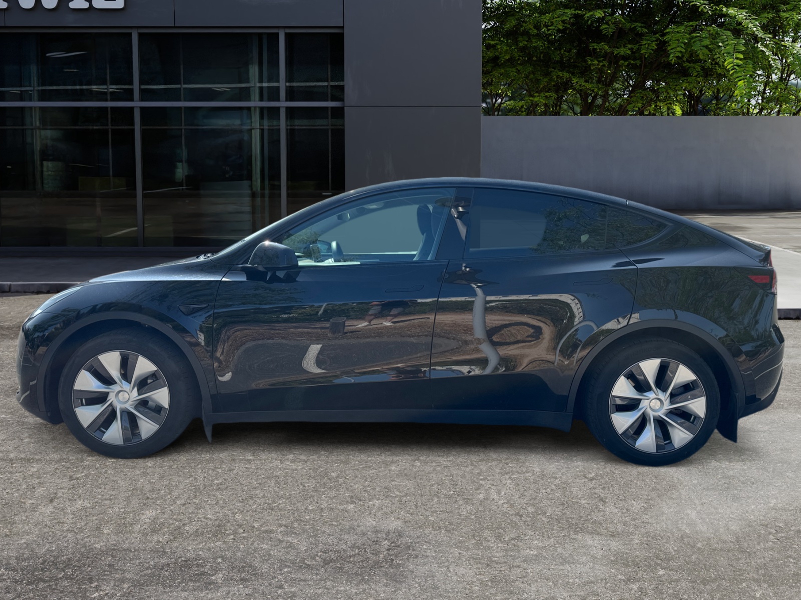 Tesla Model-Y 1