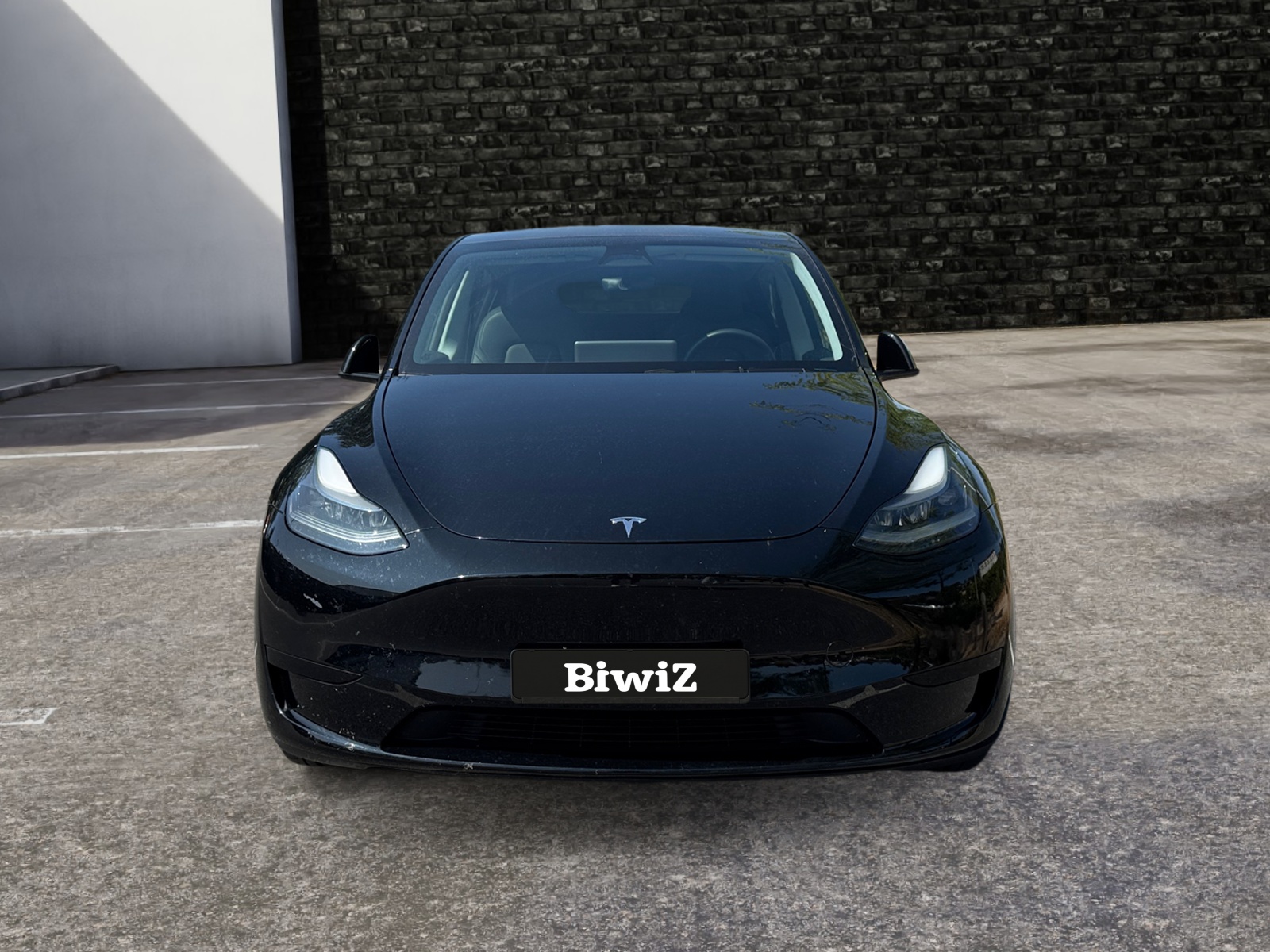 Tesla Model-Y 7