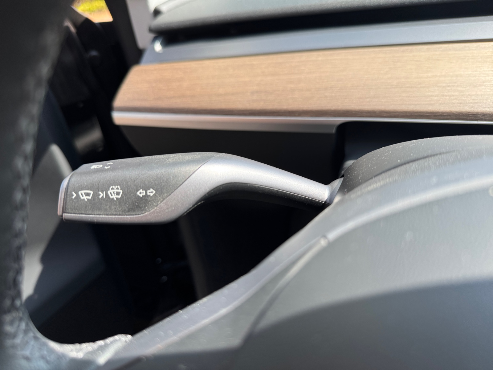 Tesla Model-Y 18
