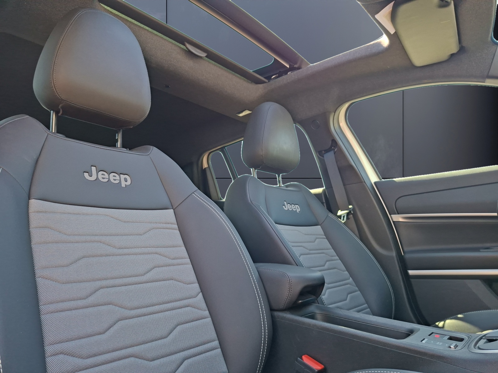 Jeep Avenger 13
