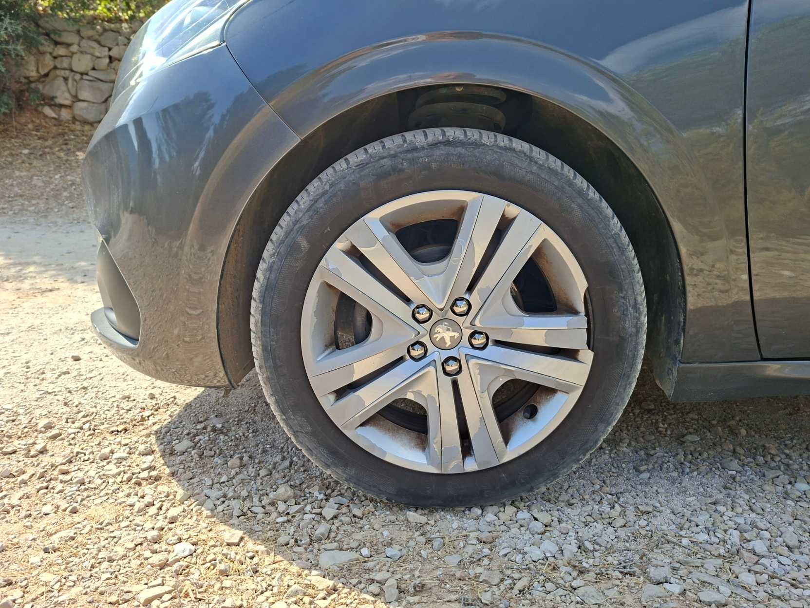 Peugeot 208 30