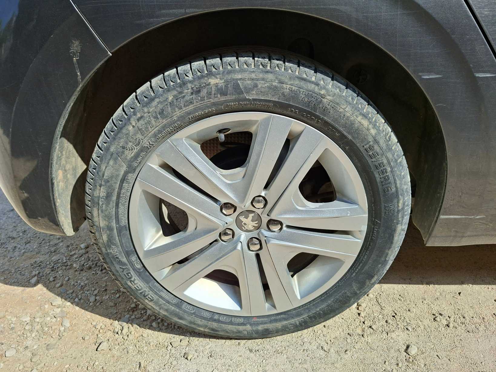 Peugeot 208 33