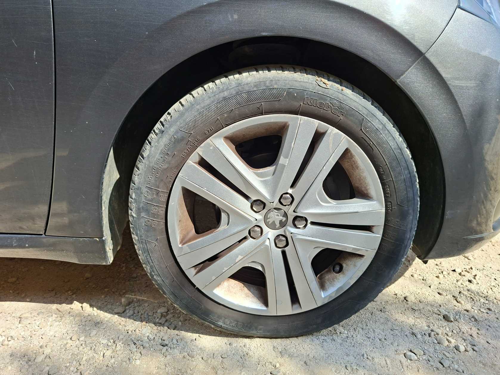 Peugeot 208 31