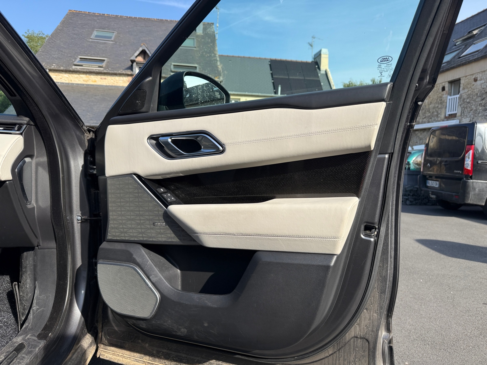 Land Rover Range Rover Velar 28