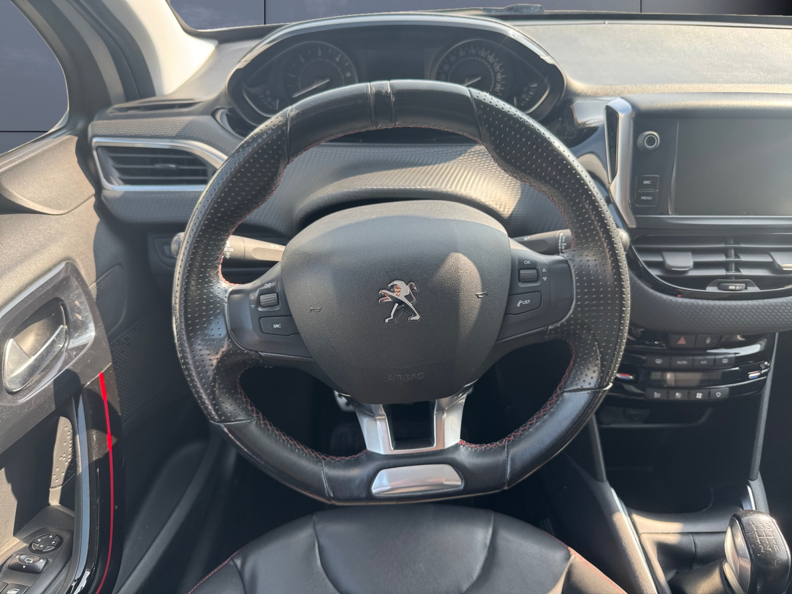 Peugeot 208 15