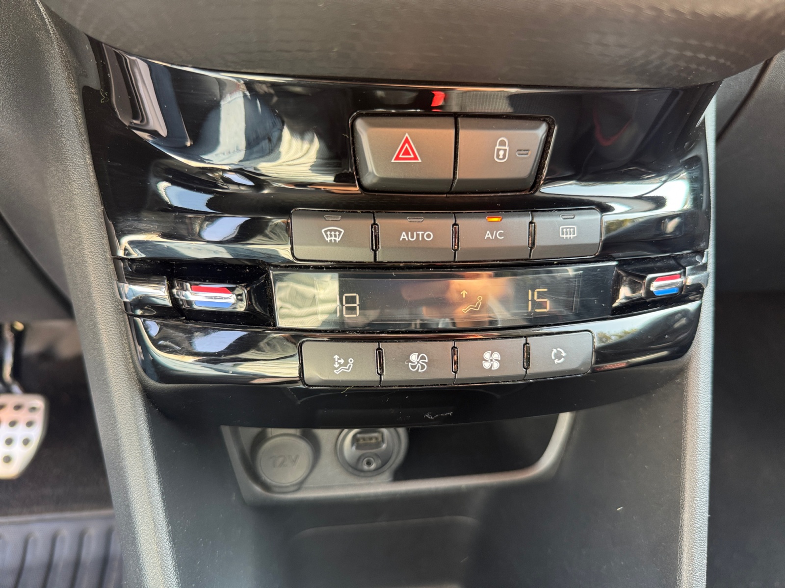 Peugeot 208 17