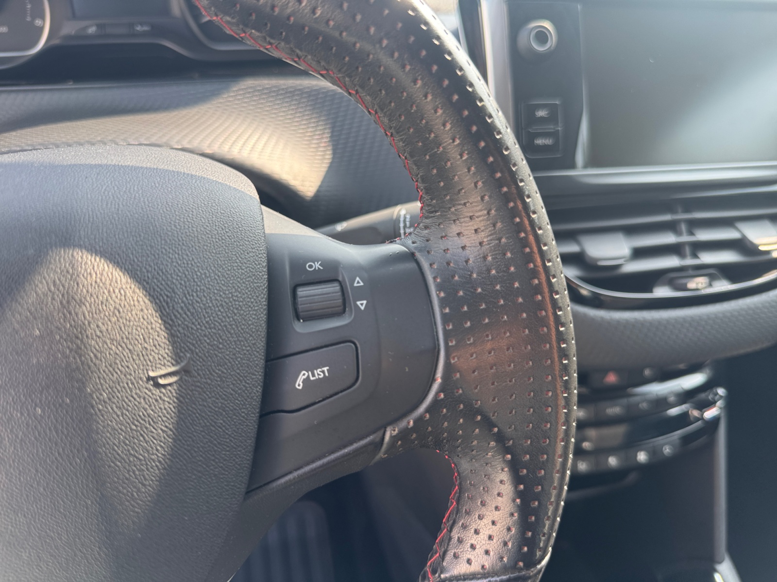 Peugeot 208 22