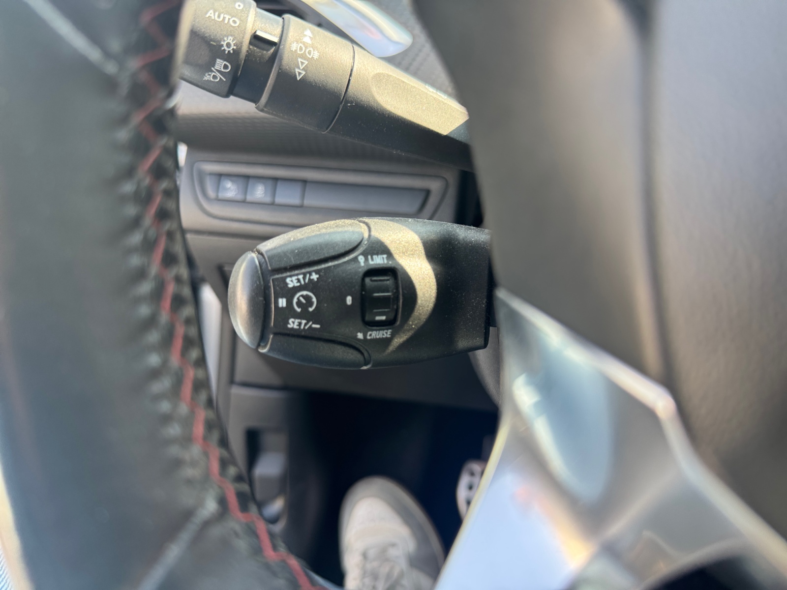 Peugeot 208 21