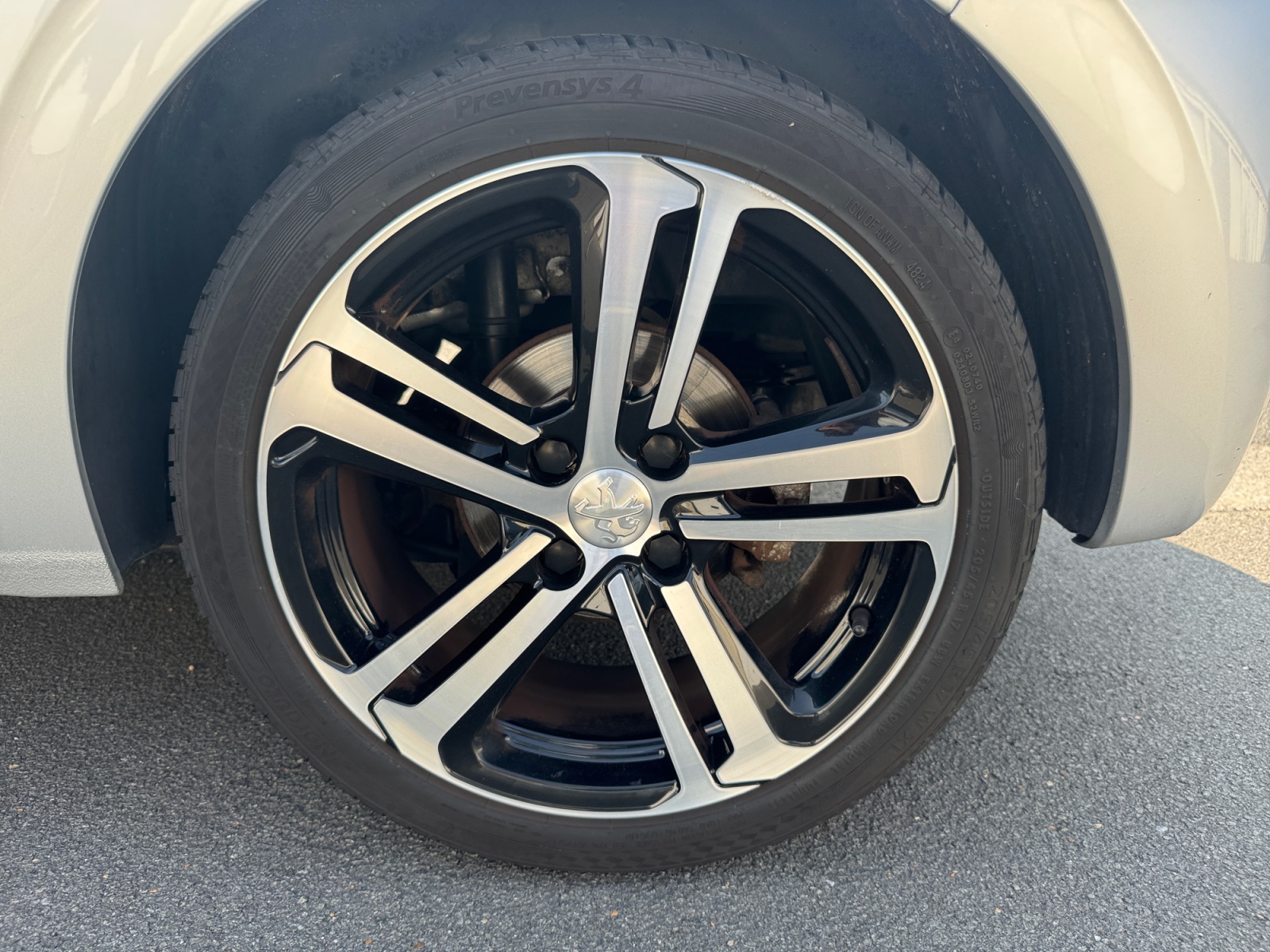 Peugeot 208 33