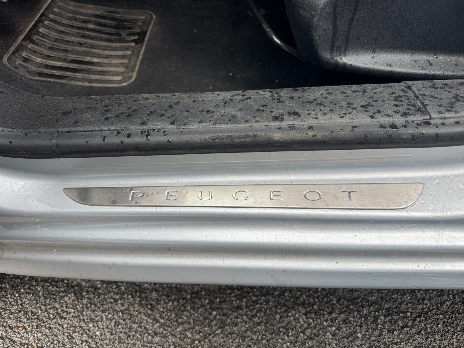 Peugeot 208 30