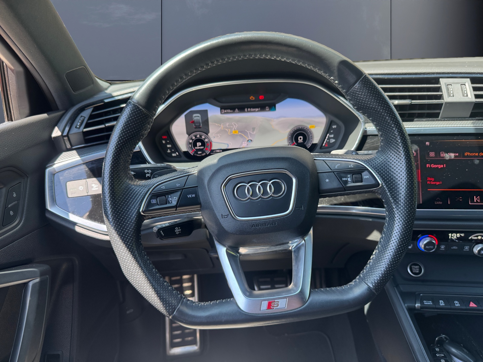 Audi Q3 15