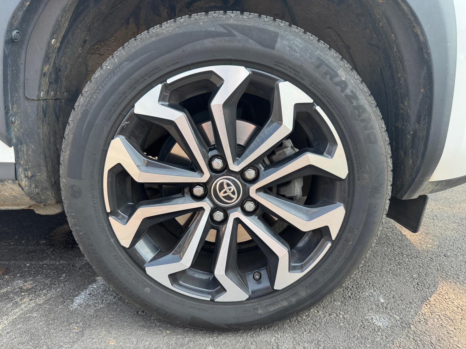 Toyota Yaris Cross 32