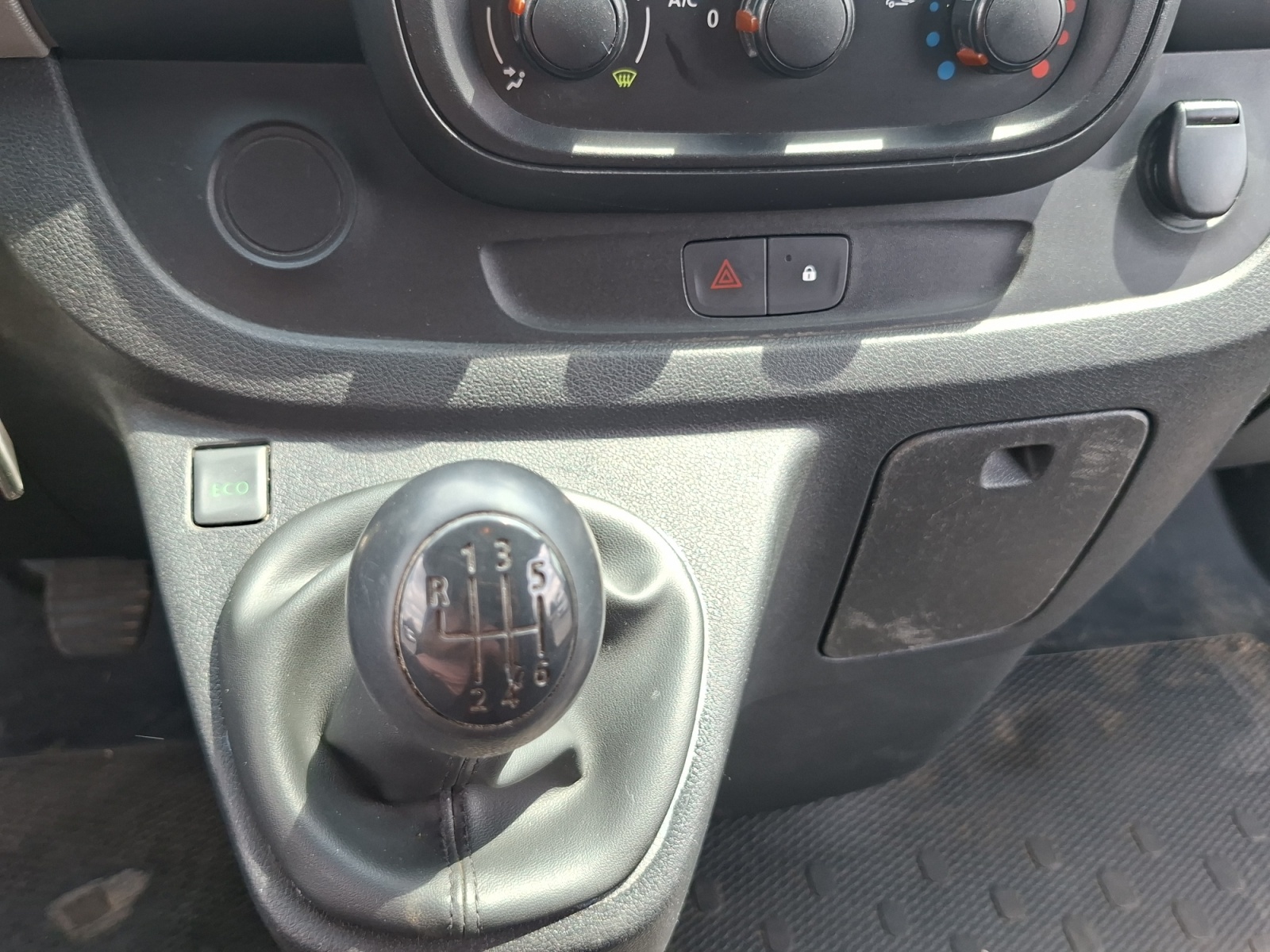 Renault Trafic Vu 14
