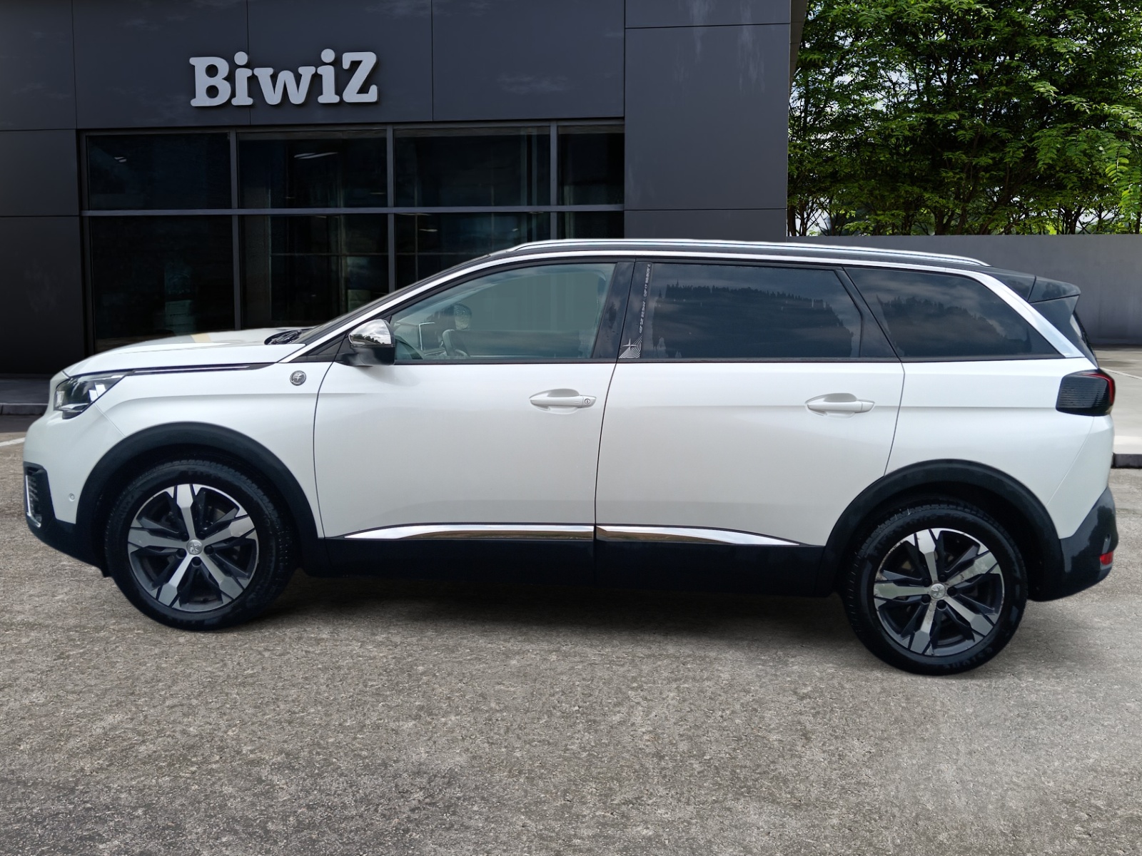 Peugeot 5008 1