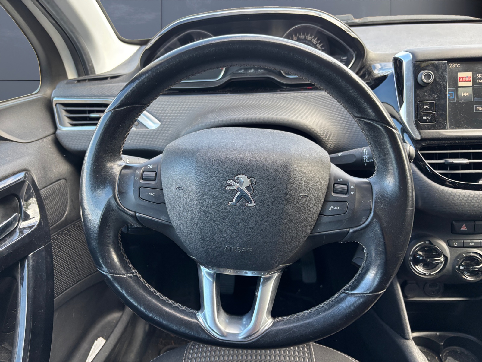 Peugeot 208 15