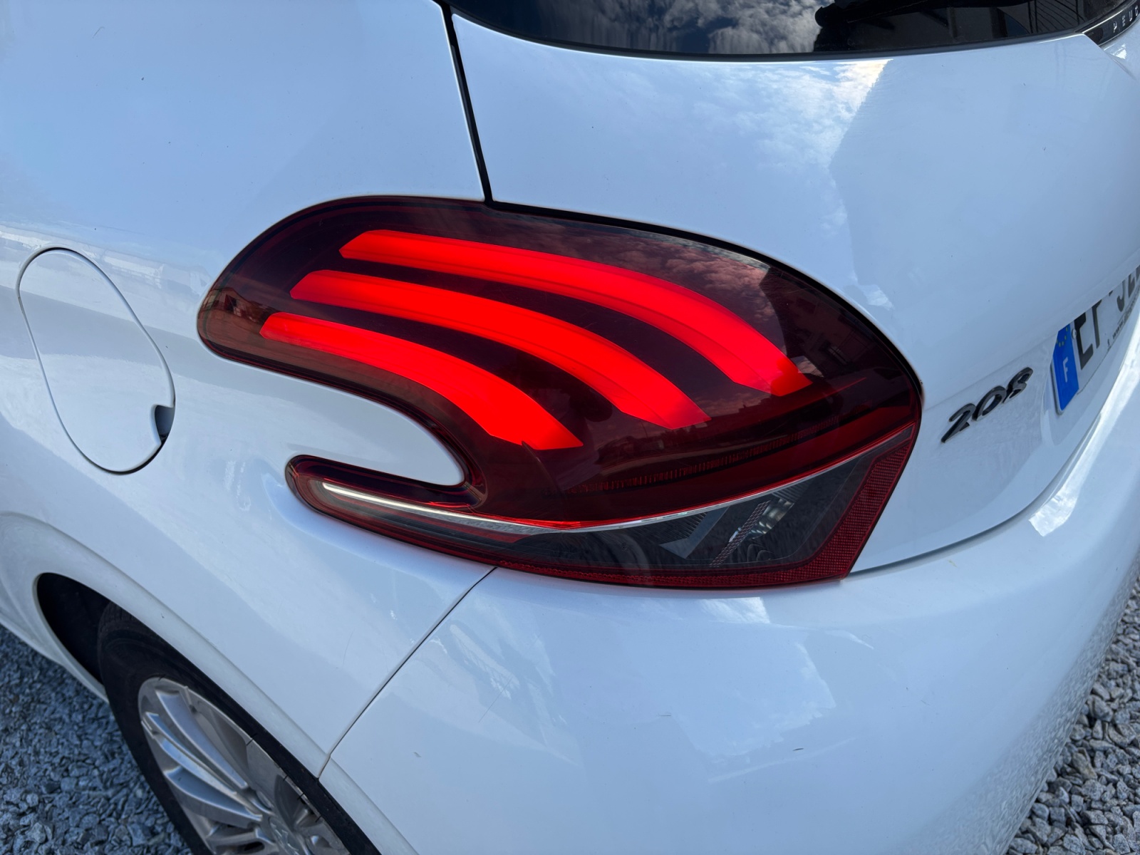 Peugeot 208 27