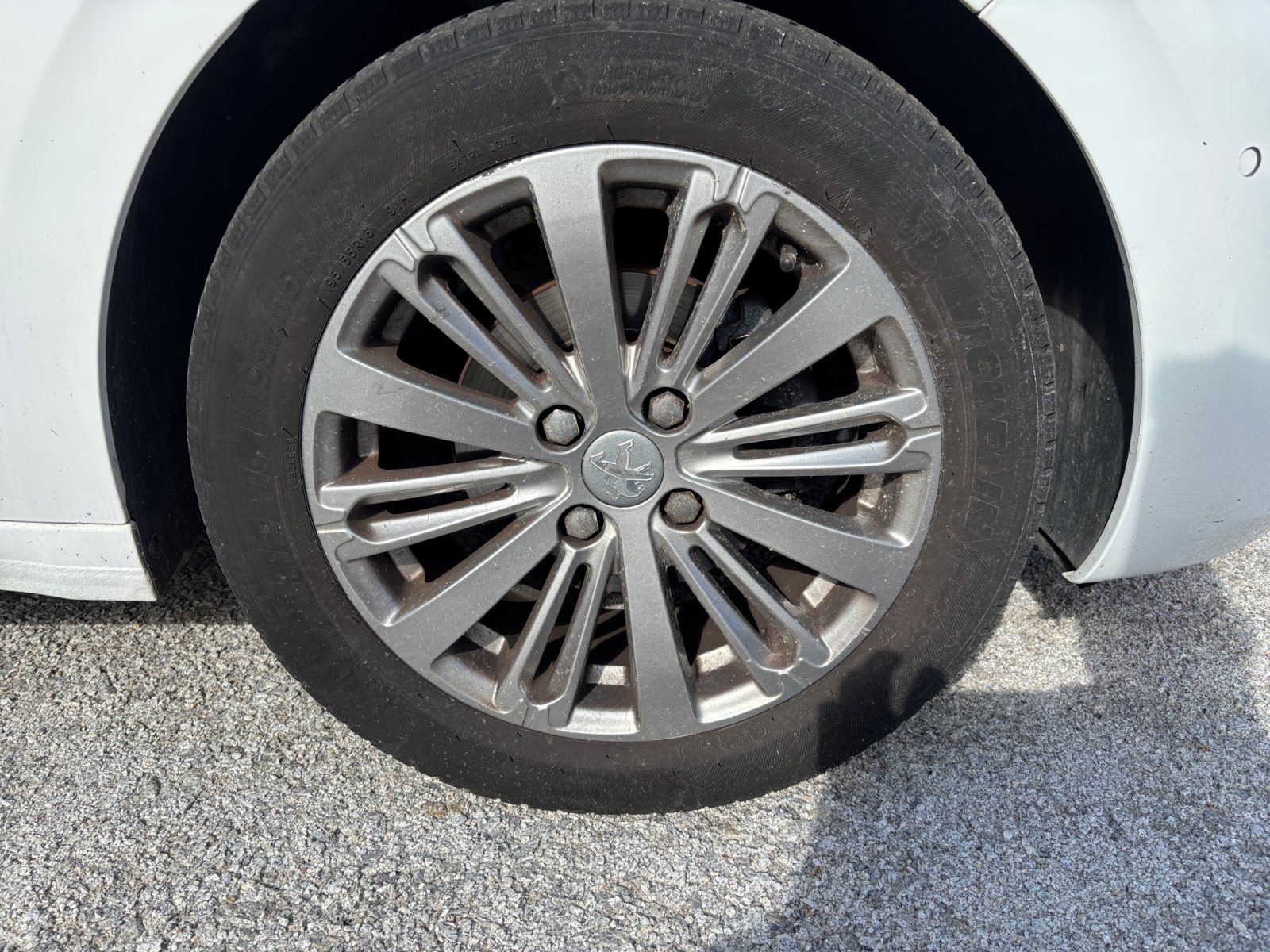 Peugeot 208 32