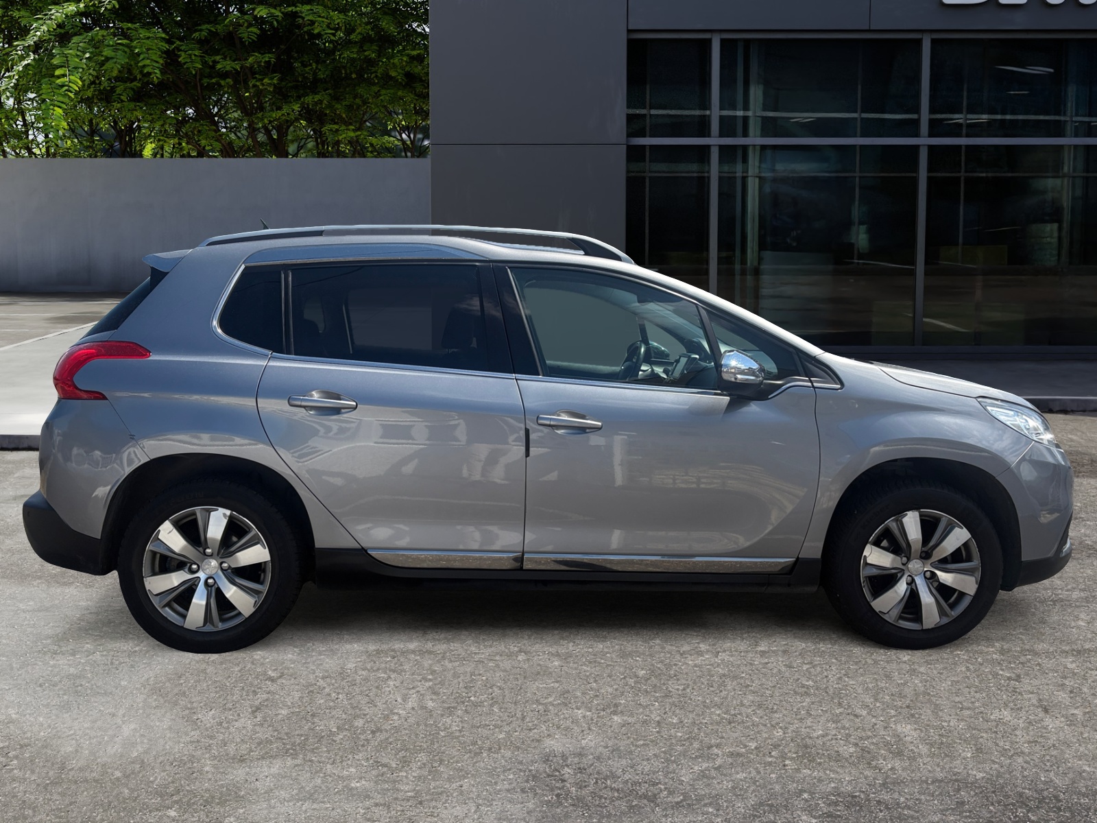 Peugeot 2008 5