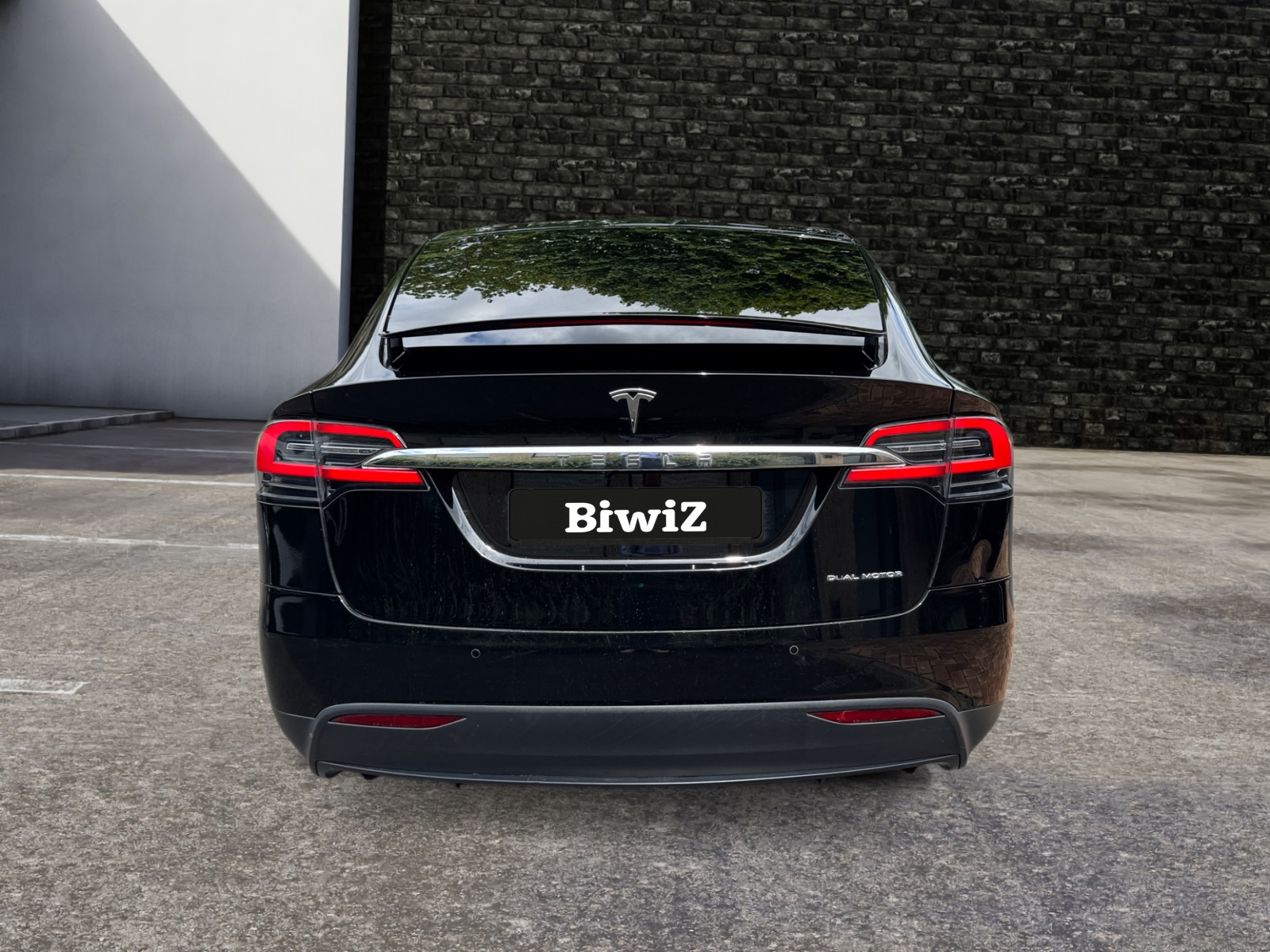 Tesla Model-X 3