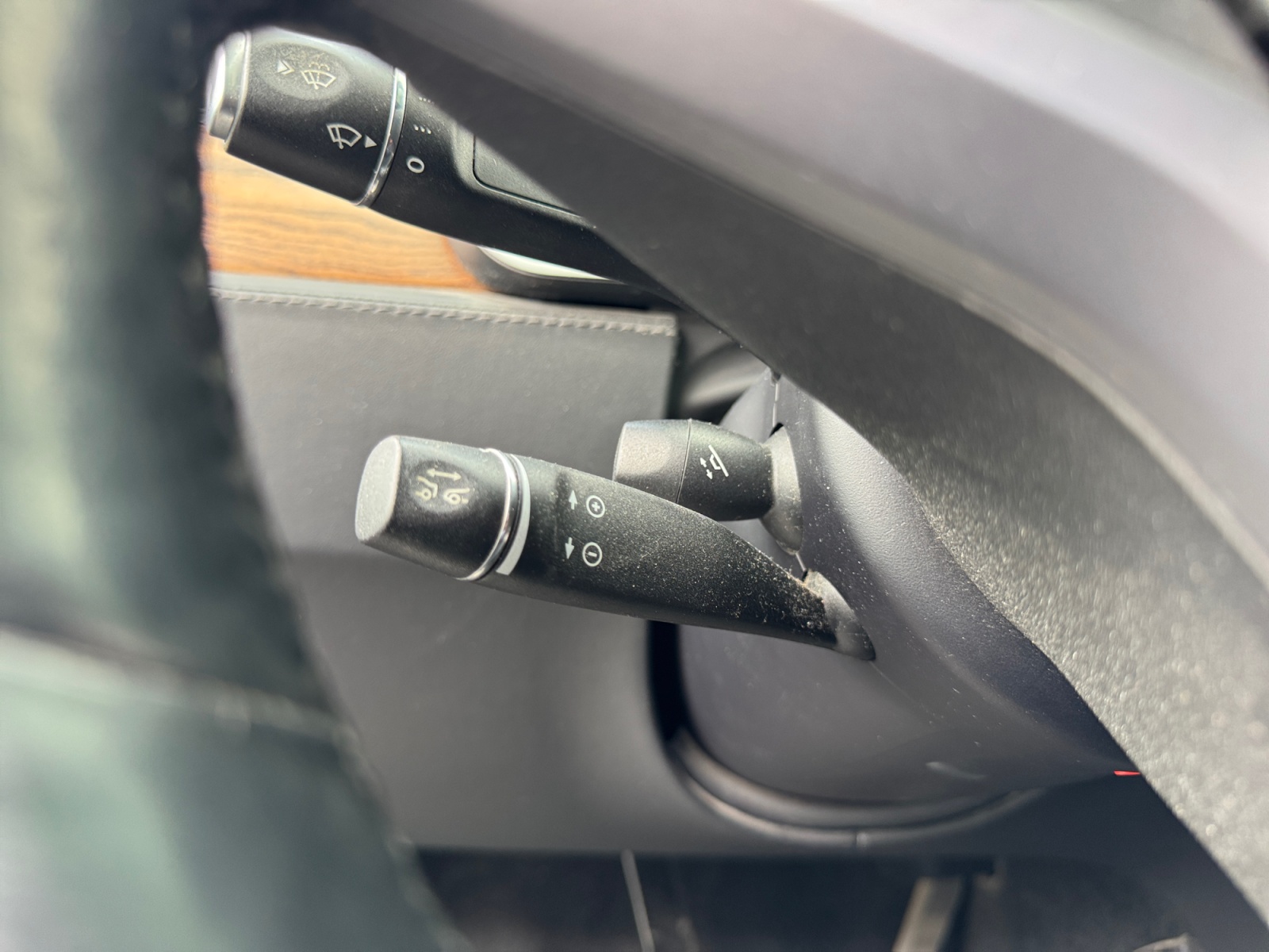 Tesla Model-X 19