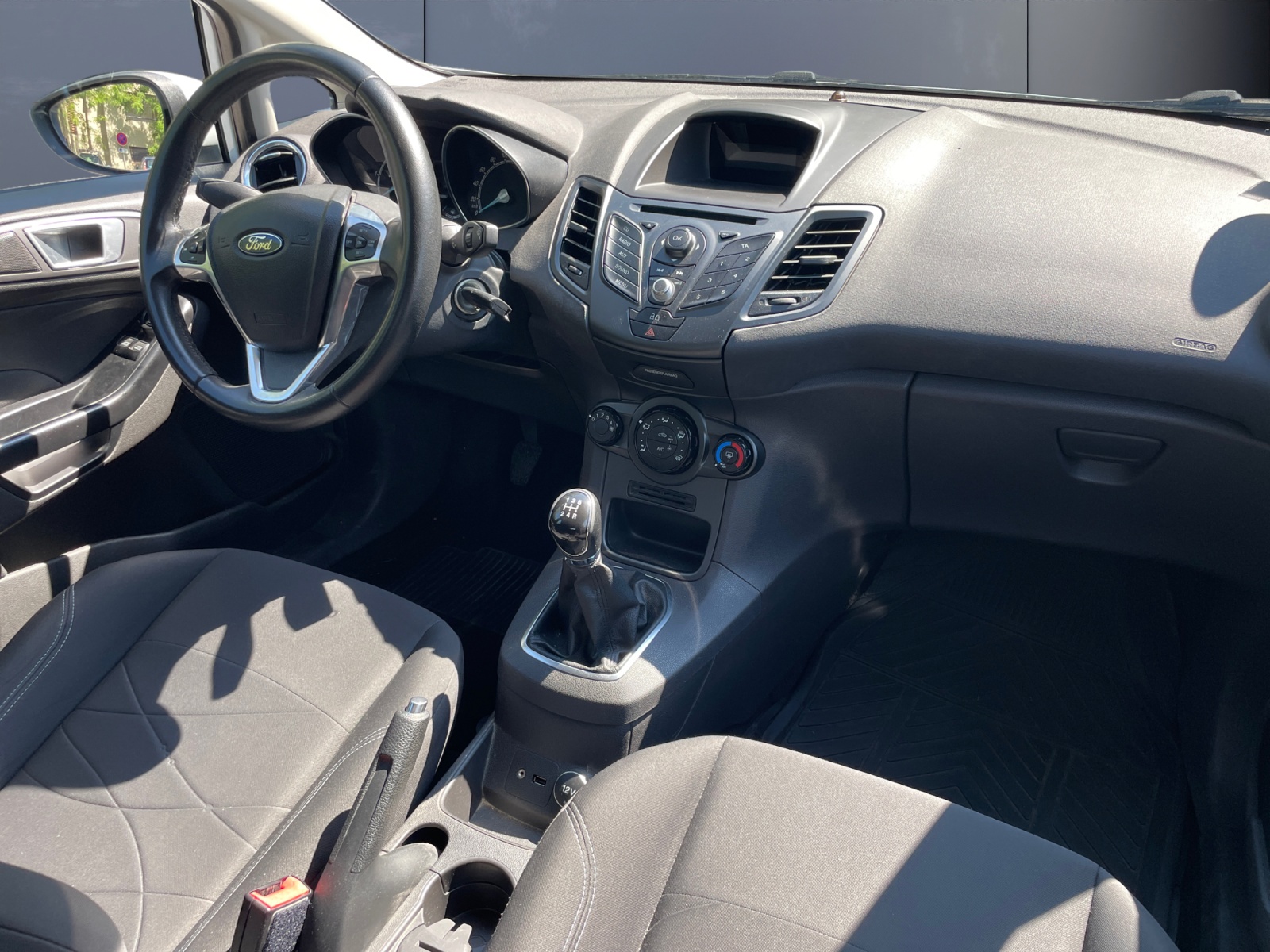 Ford Fiesta 12