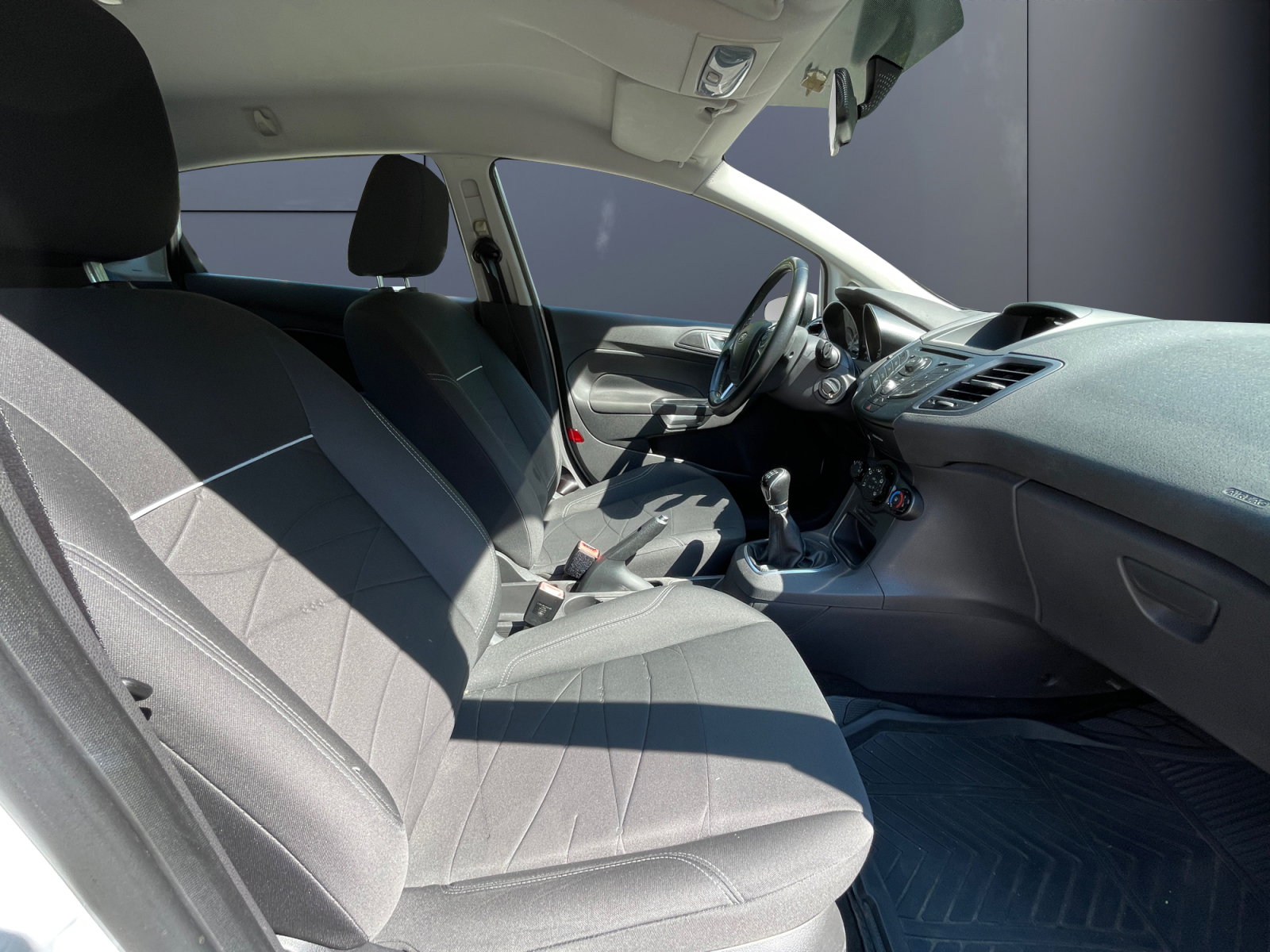 Ford Fiesta 13