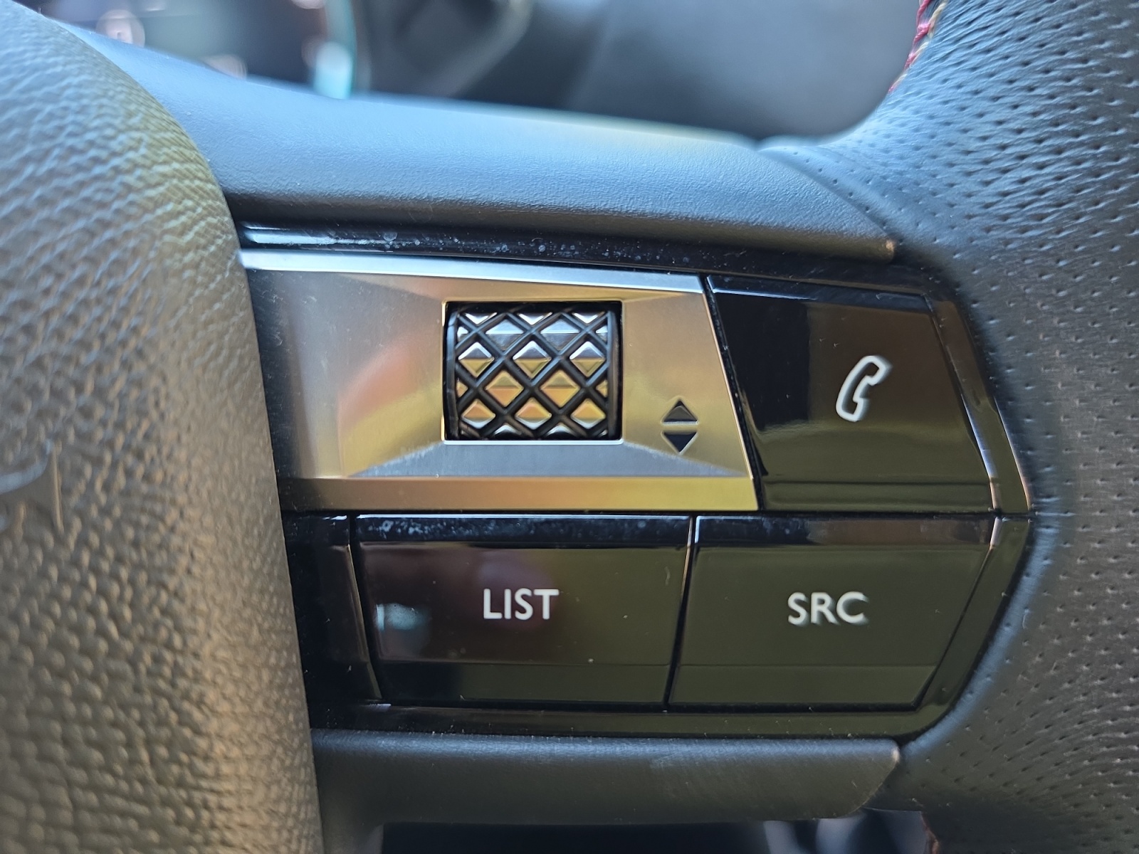 Ds Automobiles Ds3 33