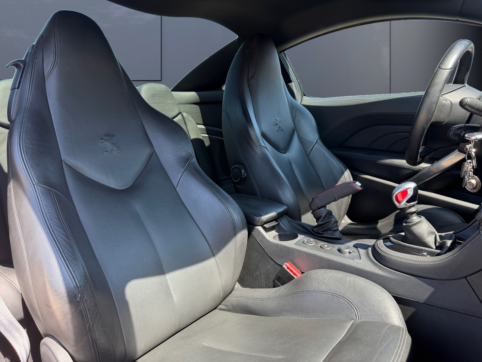Peugeot RCZ 13