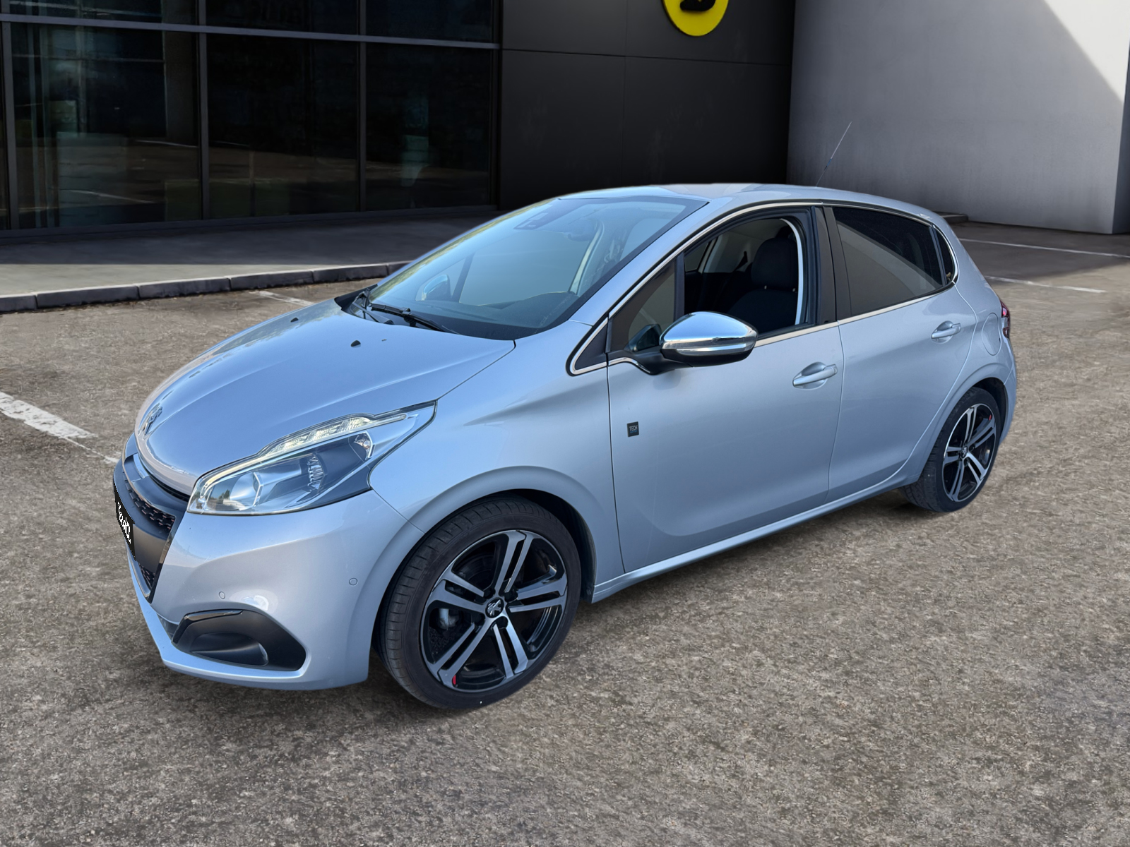 Peugeot 208 1.2 110ch TECH
